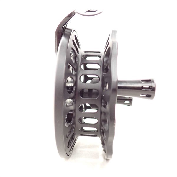 インヴィクタ クロダイ ＭＢリミテッド８５